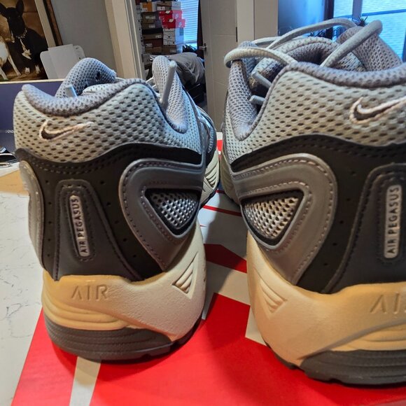 Nike Air Pegasus 2K5 Pegasus Pumice Light Smoke Grey Retro Mens 10 NEW - Picture 5 of 13